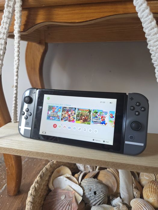 Nintendo Switch L