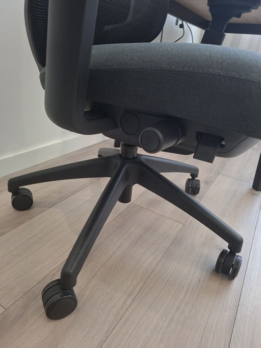 Cadeira ergonomica está como nova