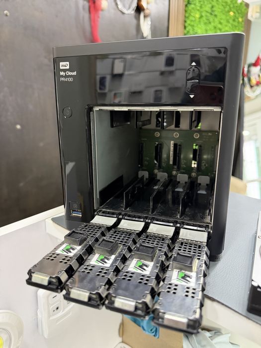 Сетевое хранилище NAS Western Digital WD My Cloud Pro PR4100 4Bay 16TB