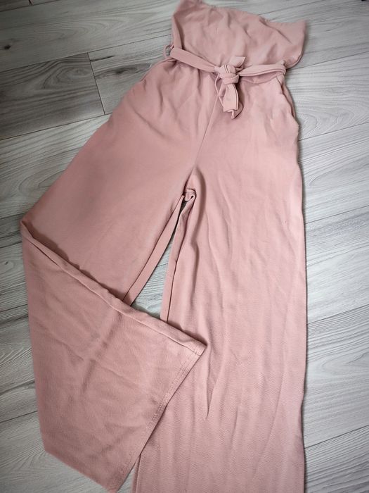 Piękny kombinezon 38