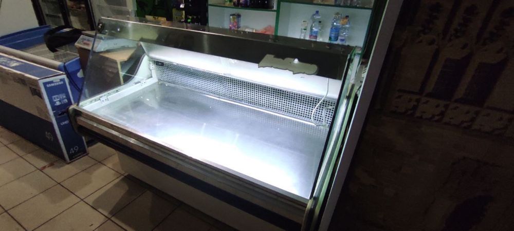 Холодильна вітрина