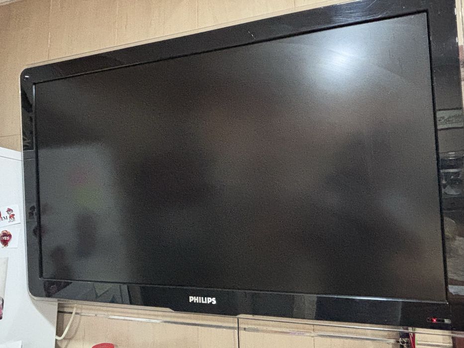 Televisao philips antiga.