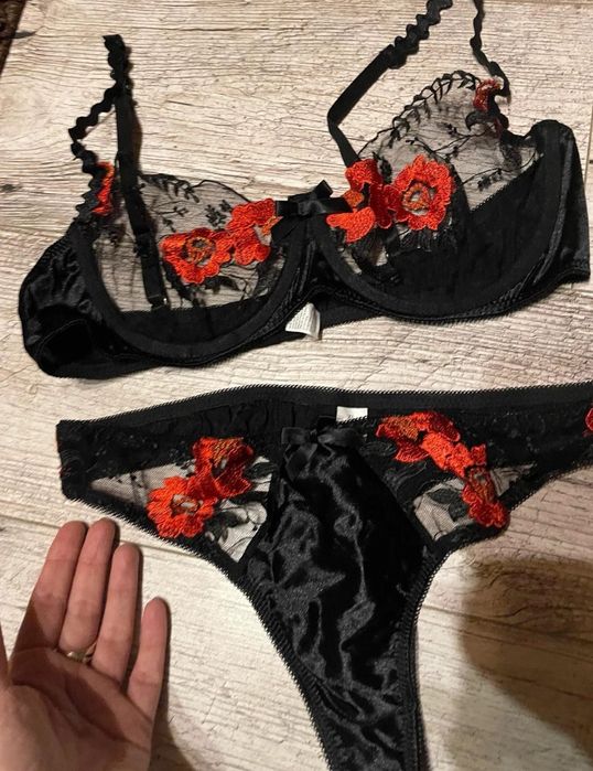 Piękny komplet bielizny czarno czerwony roz XL