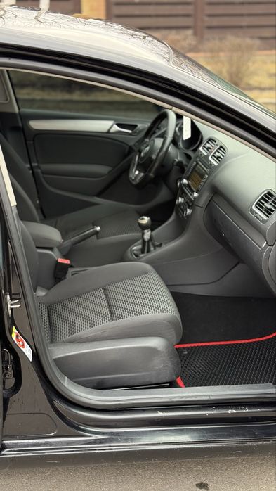 Продам Volkswagen Golf 2010 року 1.6 дизель