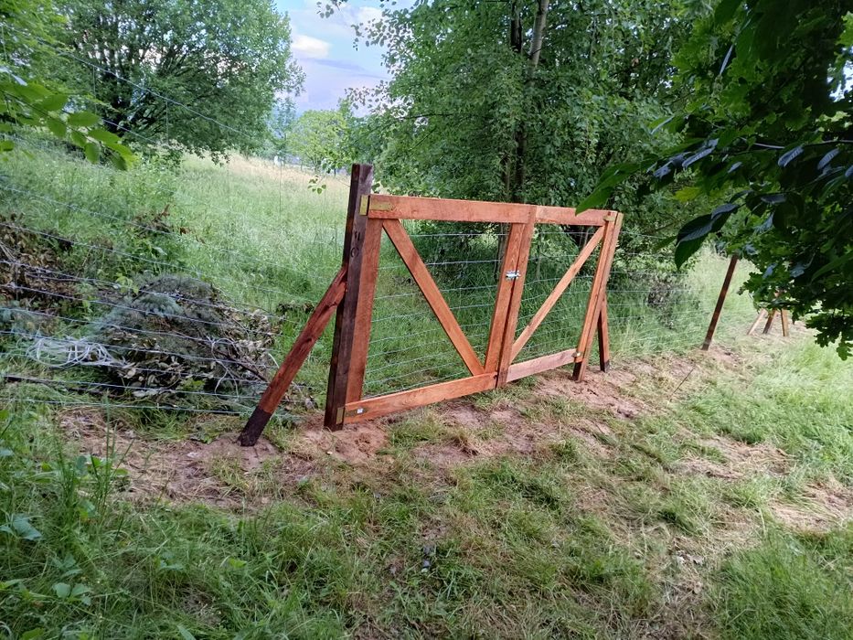 Ogrodzenie tymczasowe siatka leśna montaż