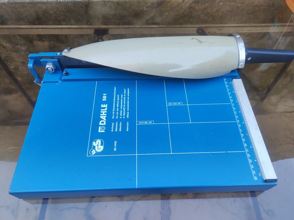Guilhotina Dahlen 561 nova