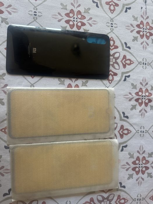 Pelocilas e parte de traz de xiaomi mi 9