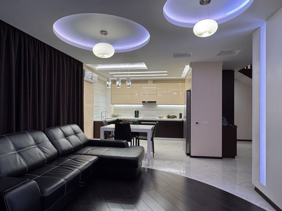 Продам 5 кімнатну квартиру. Лівий берег. Ремонт. Меблі. Техніка