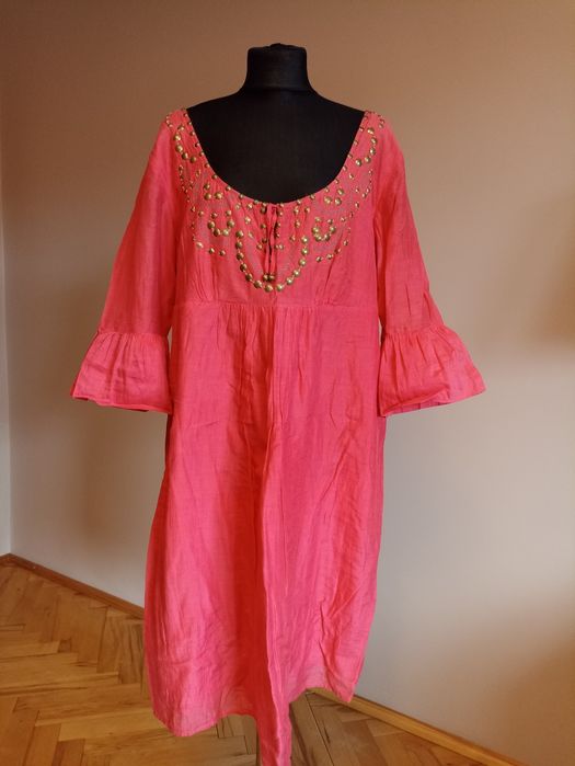 Sukienka karminowa z cekinami