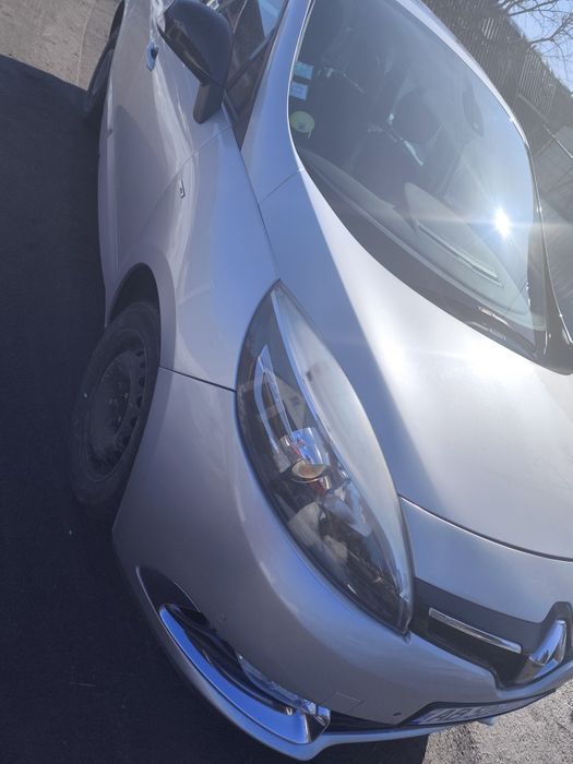 Renault Scenic 2012