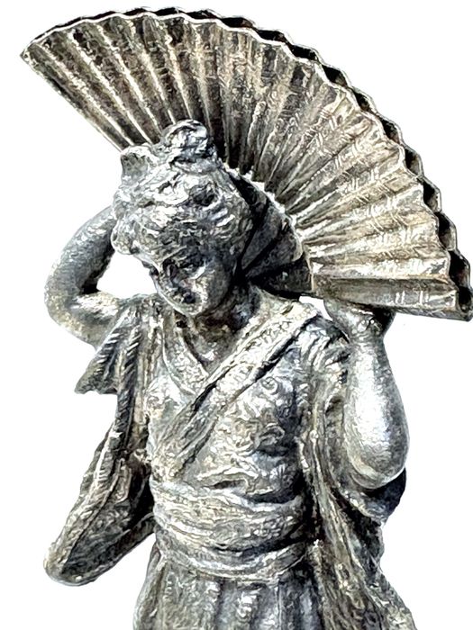 Par de raros antigos paliteiros figurativos japoneses WMF - Gueixa e Shogun com leques - em casquinha