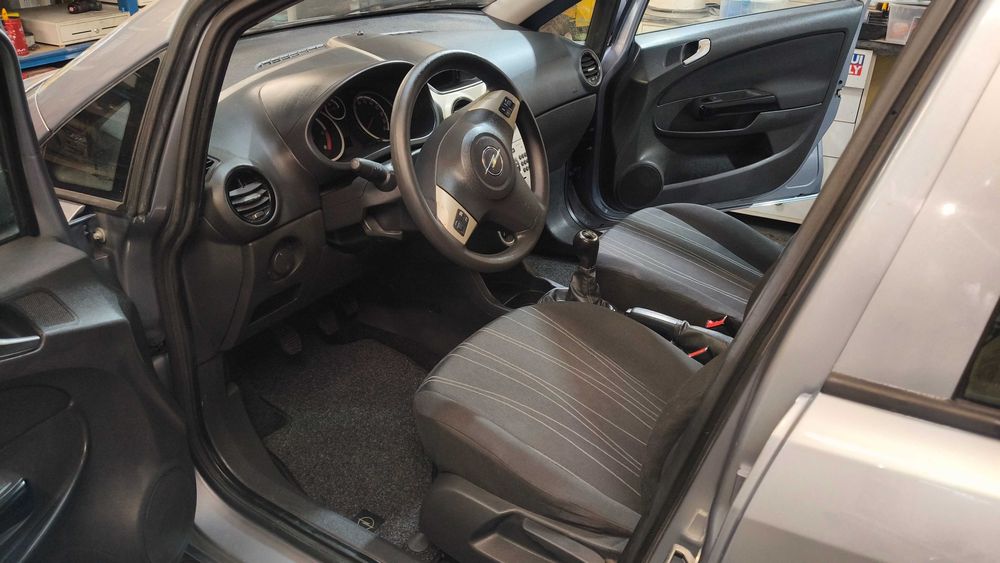 Opel corsa D 1.3 cdti 100mil km