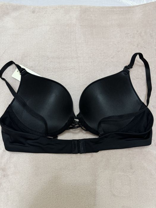 Бюстгальтер чорний