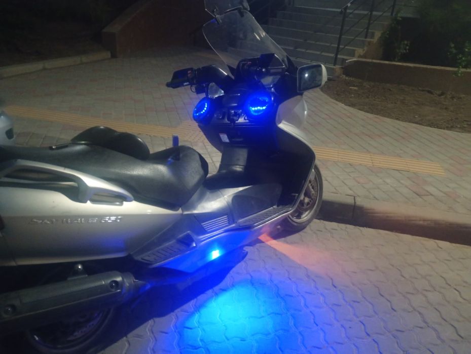 Suzuki skywave 650