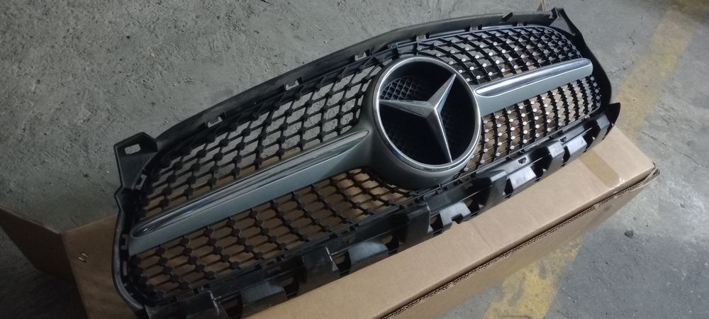 Grelha frontal Mercedes