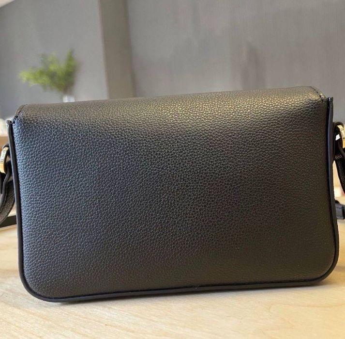 Сумка Burberry Hampshire On Chain Leather жіноча чорна женская