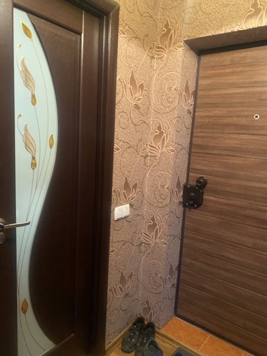 Однокімнатна на Дружбі (Кривий Ріг) 3 поверх. Заходь і живи.