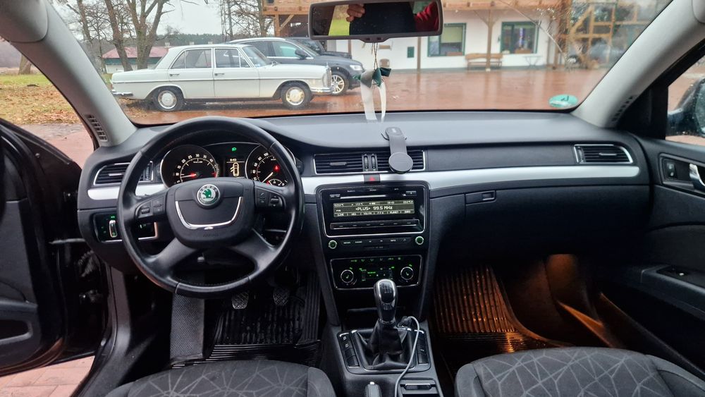 Skoda Superb sprowadzona zarejestrowana  super stan.