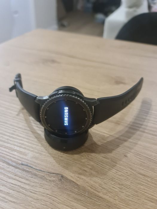 Samsung gear s3 frontier smartwatch