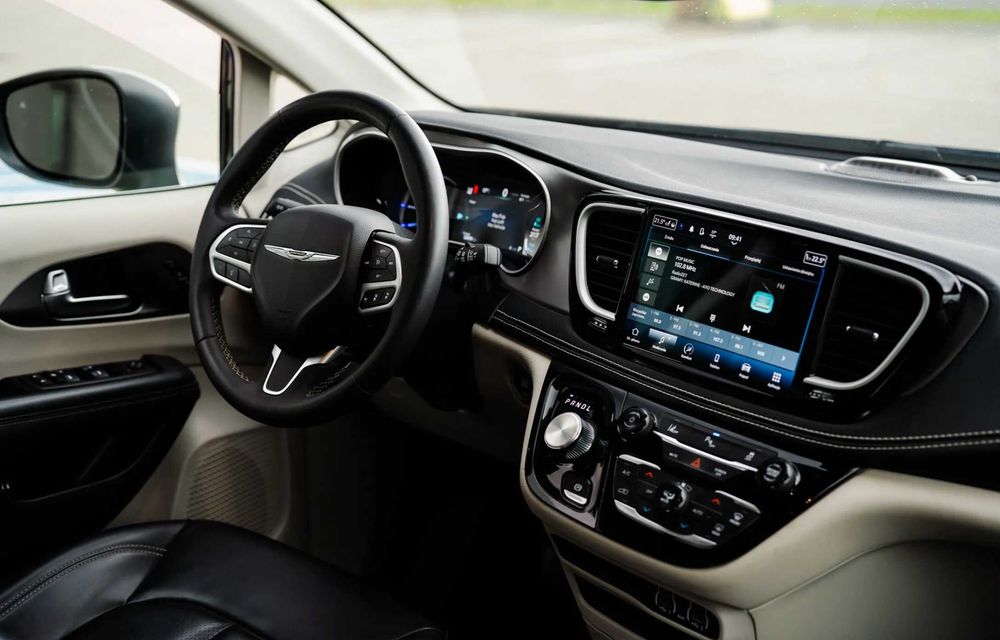 Chrysler Pacifica Hybrid 2023