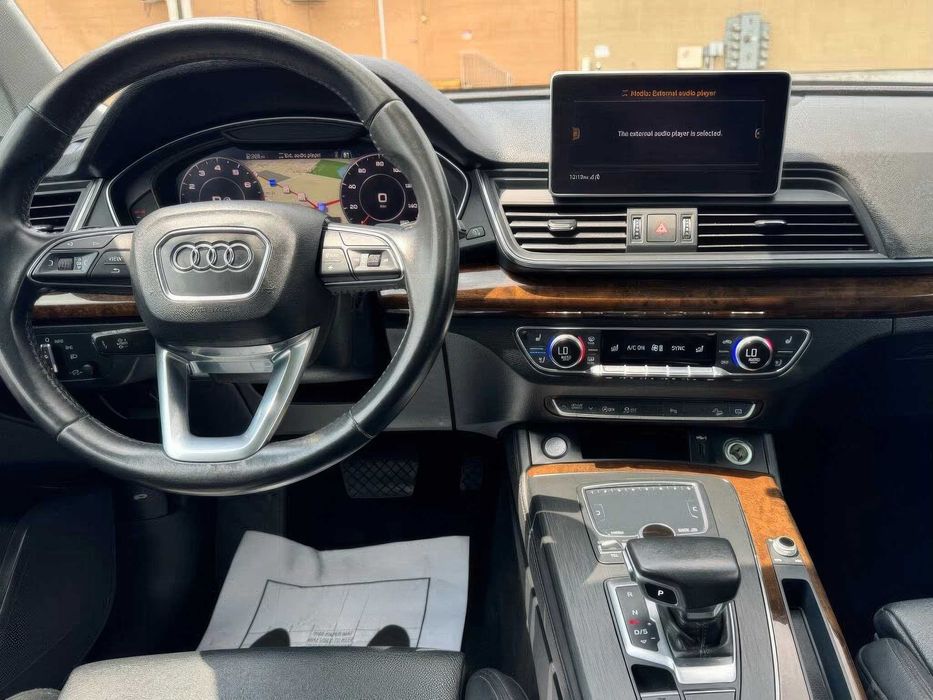 Audi Q5      2020