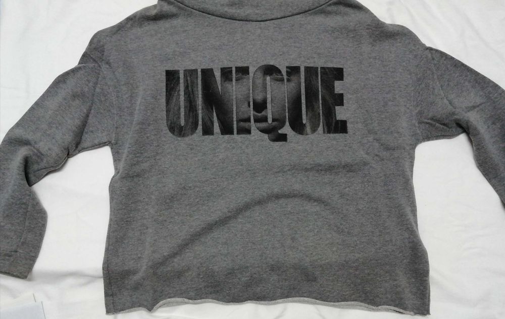 Sweat cinzenta com gola