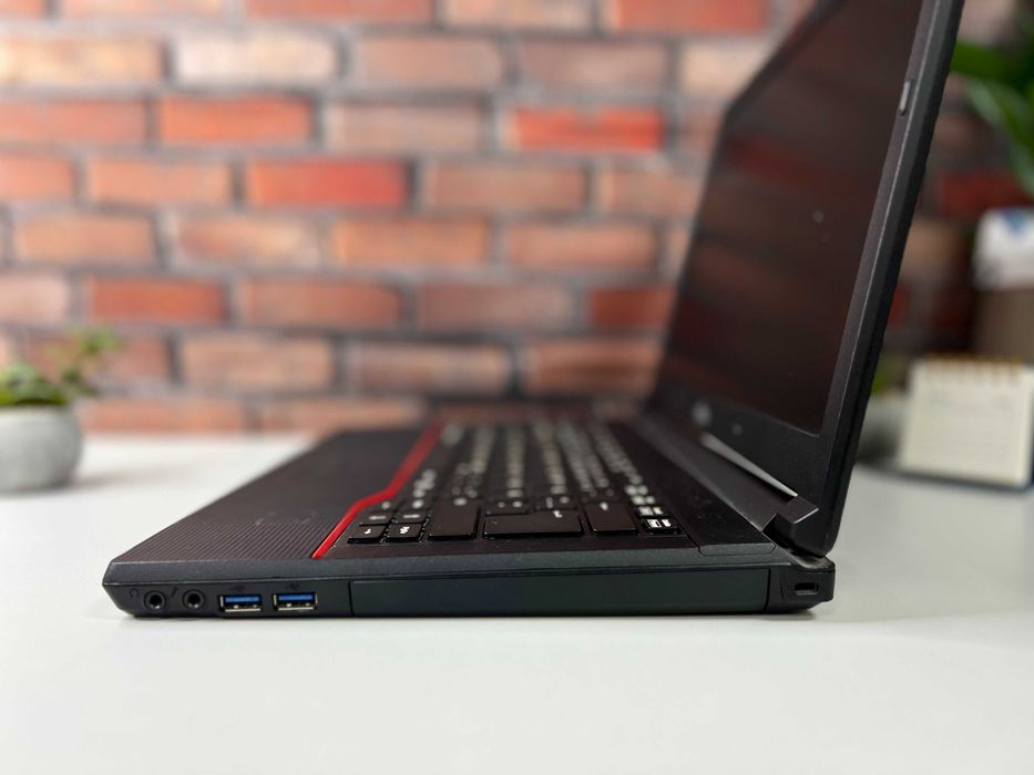 Ноутбук Fujitsu LIFEBOOK E546·i3-6100U·8GB+SSD256·14"HD·Гарантія 9 міс