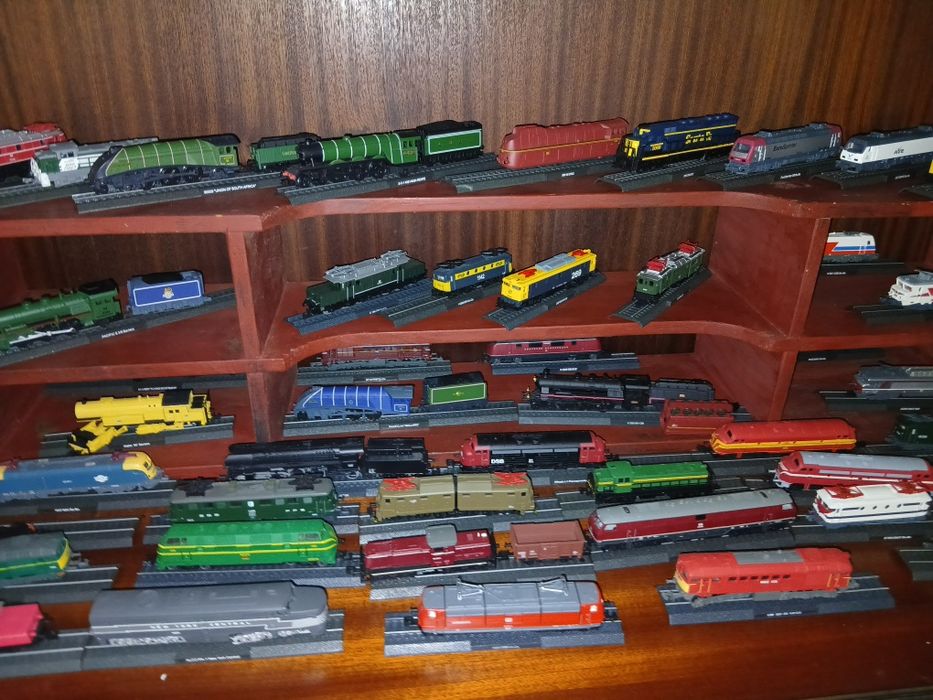 Colecao 40 comboios Locomotiva por  240 €