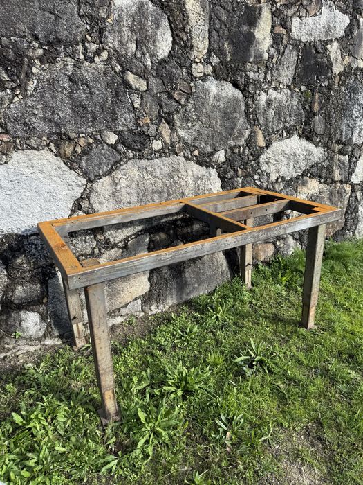 Mesa em ferro grosso