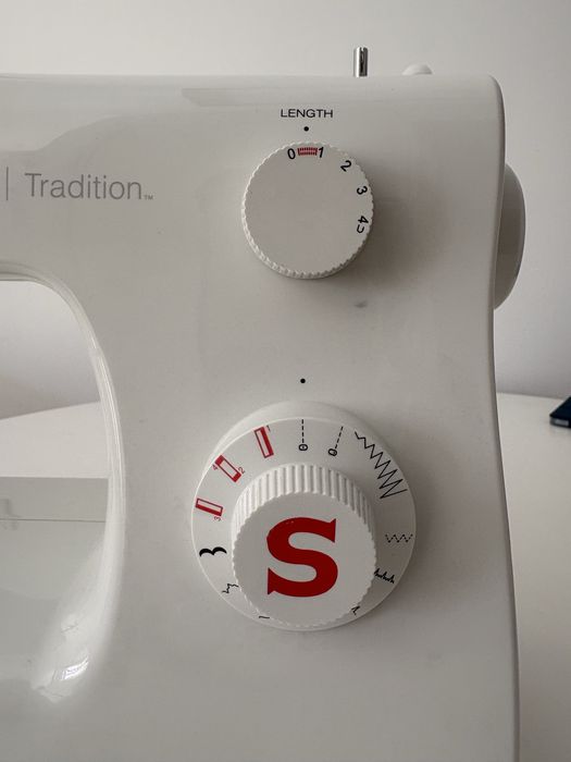 Máquina de costura Singer Tradition