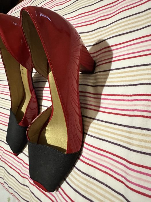 Sapatos Haity novos