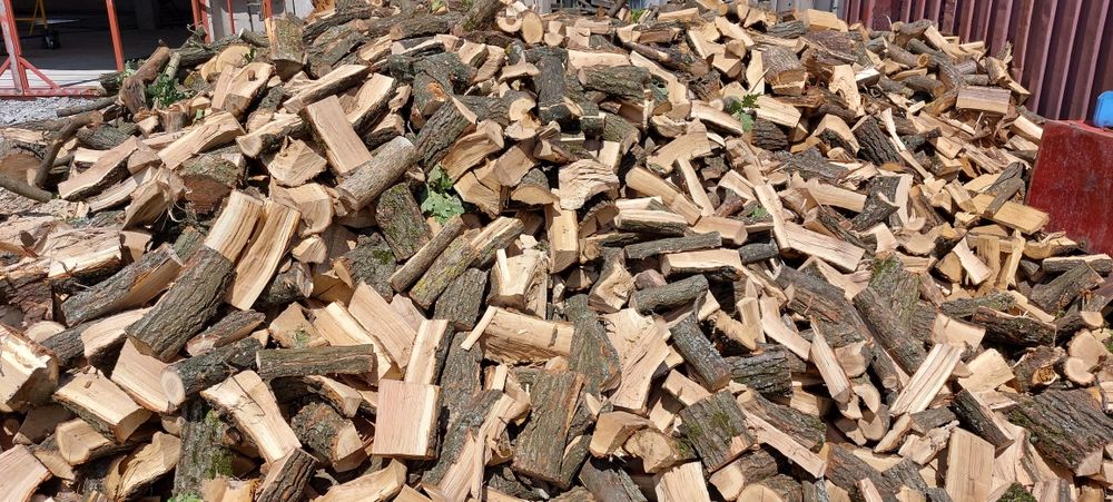 Дрова твёрдых пород колотые.