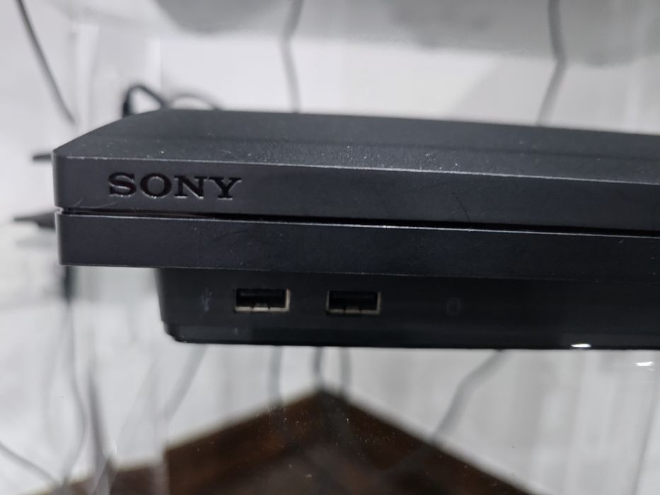 Sony PS3 250 GB com 3 comandos