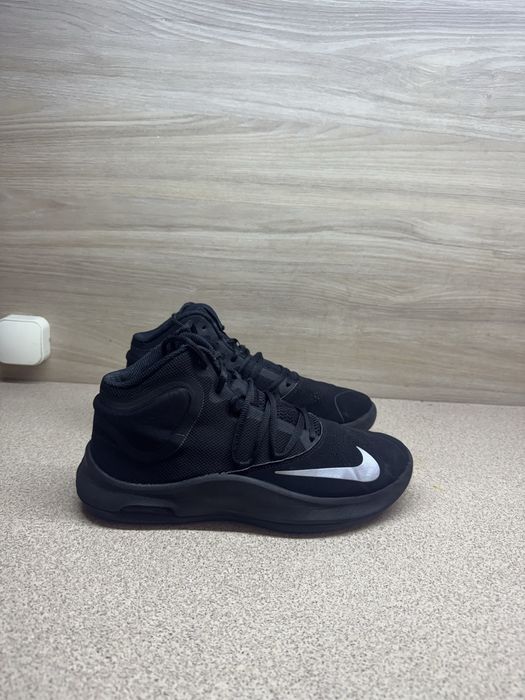 Кросівки баскеьбольні Nike Air Versitile IV NBK. Розмір 42.5 на 27 см.