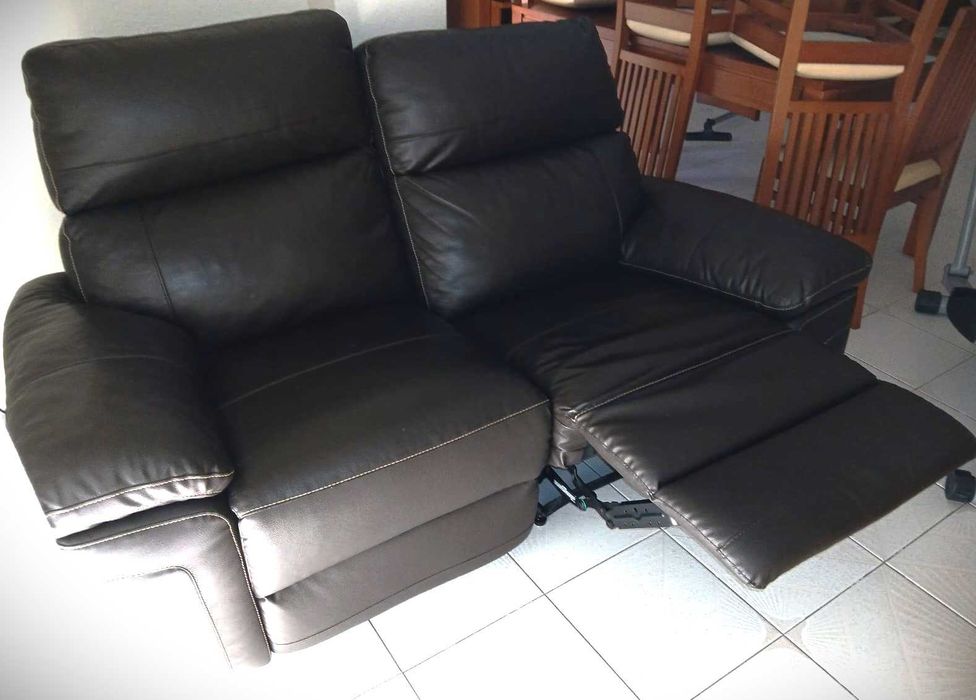 Sofá de pele usado