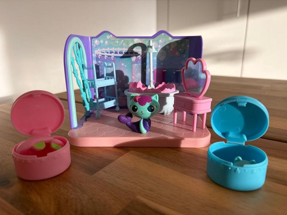 Gabby’s Dollhouse — Casa de Banho Siregata