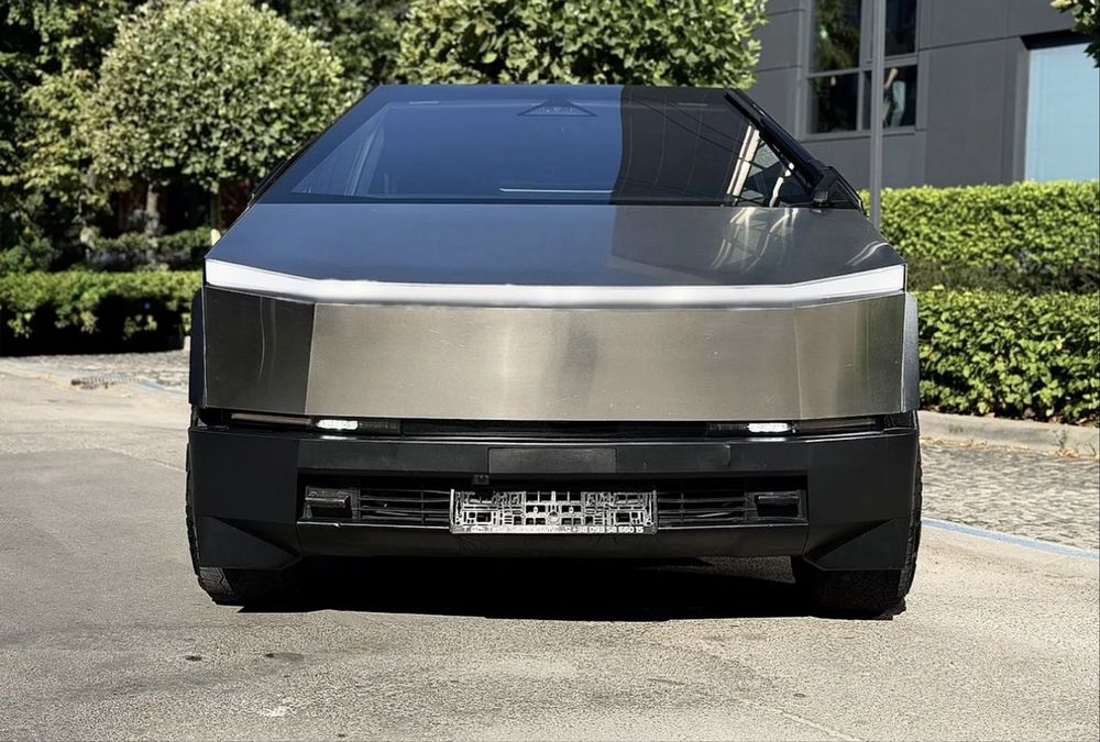 Tesla CyberTruck 2024самий дешевший в Україні!
