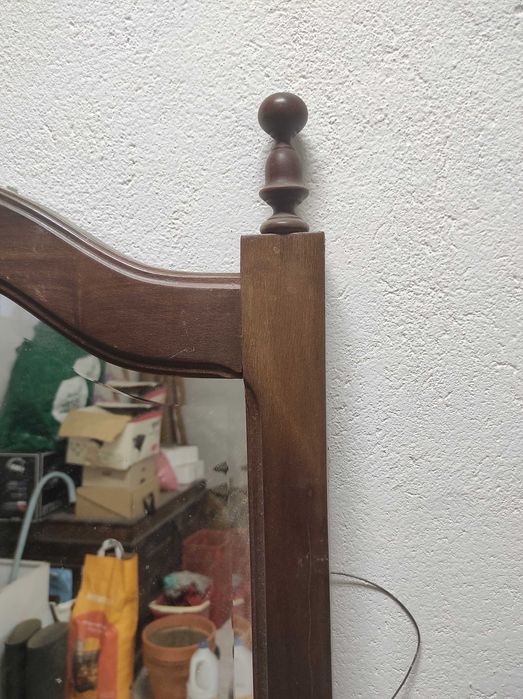 Espelho clássico em madeira maciça