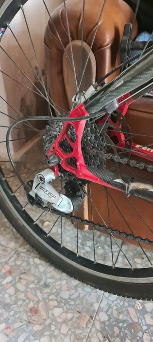 Bicicleta usada BH com escoria em carbono