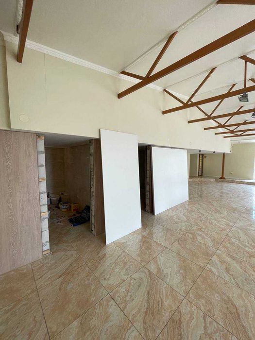 Зарічанська оренда. Фасад. Open space.