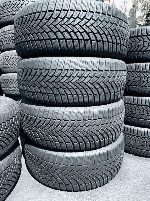 235 55 18 Bridgestone Blizzak LM005 85% 2024 Шини Зима