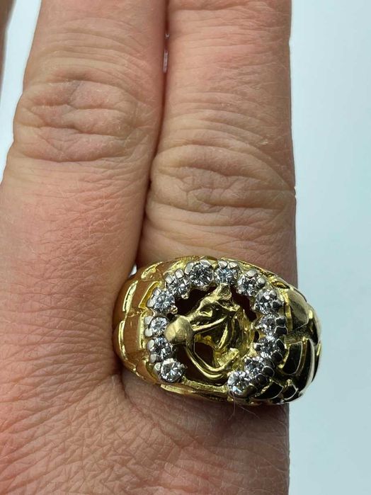 Sygnet z diamentami i koniem 750 18k