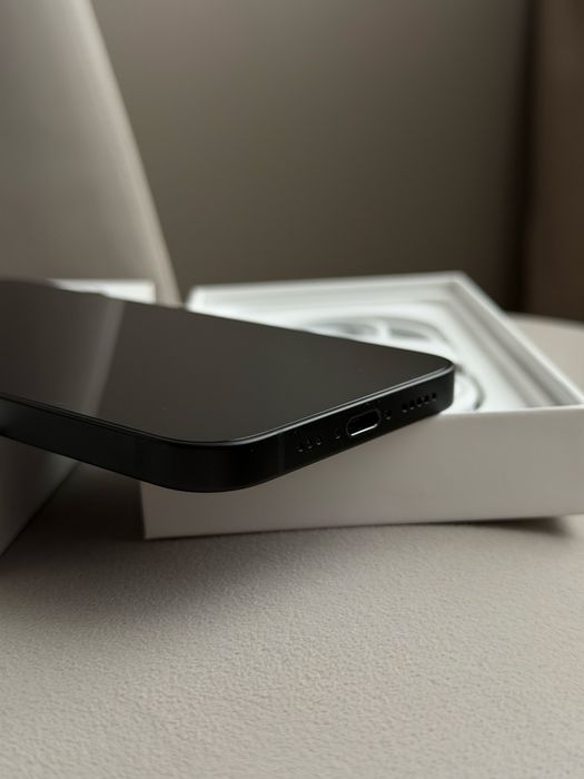 Продам iPhone 16e 128GB Black (чорний)