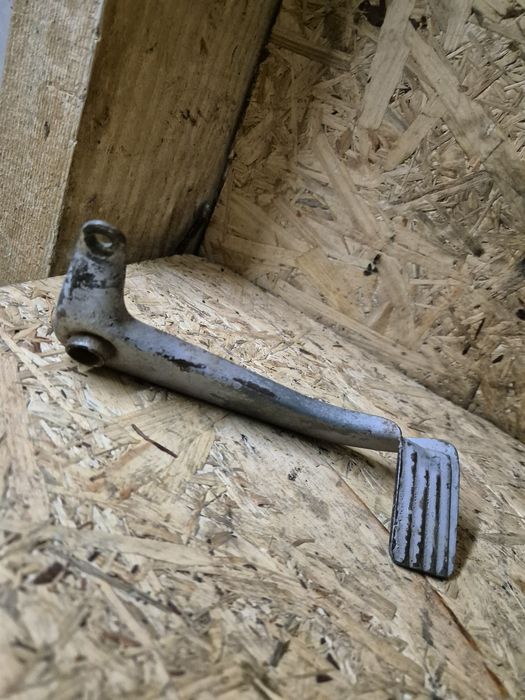 Dzwignia hamulca tylnego nożnego romet pony kadet ogar
