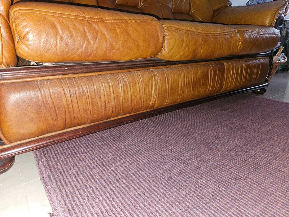 Sofa cama em pele + 2