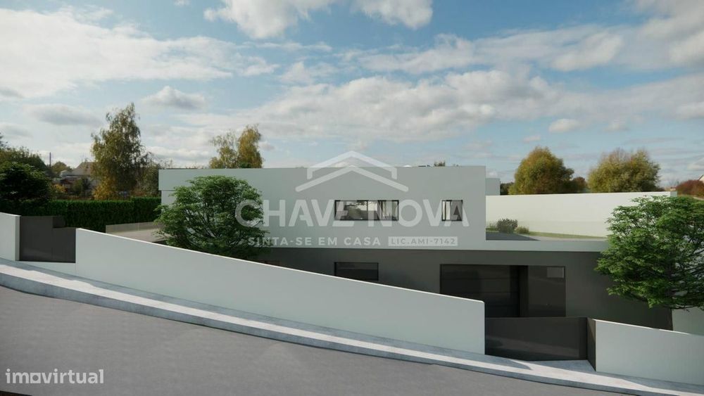 Plot of Land with Approved Project in Oliveira do Douro