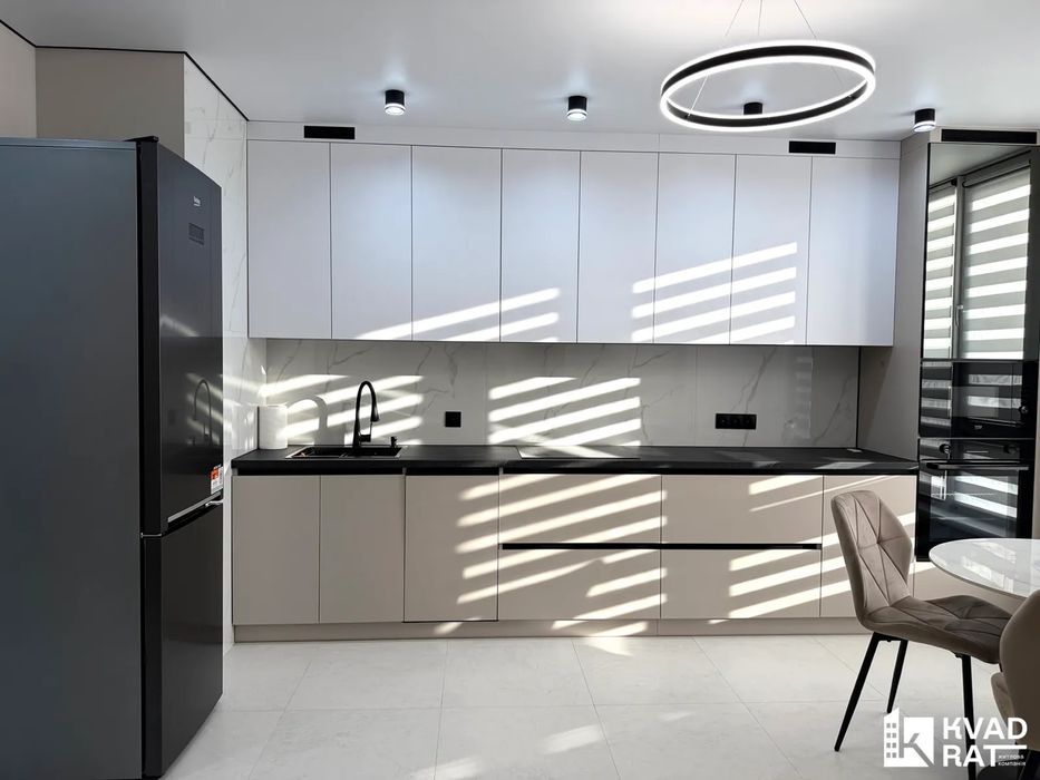 Перша здача ! 1км квартира біля ТЦ Велес