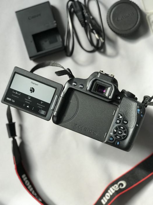 Фотоапарат Canon EOS 800D 18-55mm IS STM Black