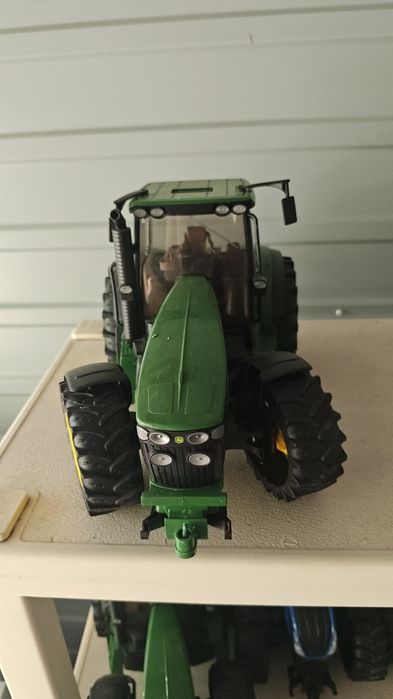 Bruder traktor john deere