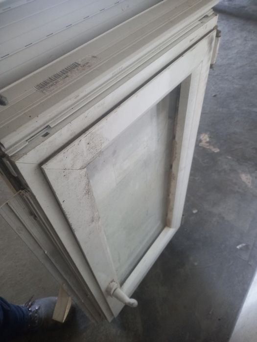 Janela alumínio estore